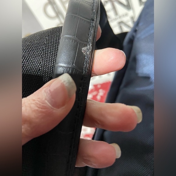 Jimmy Choo Parfume Duffel Bag. Navy Blue With Black Handles and Strap - Picture 6 of 12